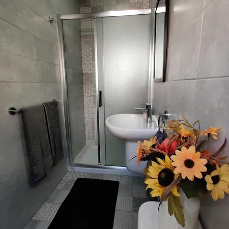 Rons Town House 아파트