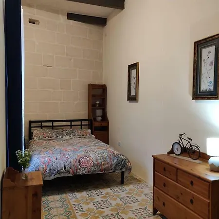 Rons Town House Apartmán