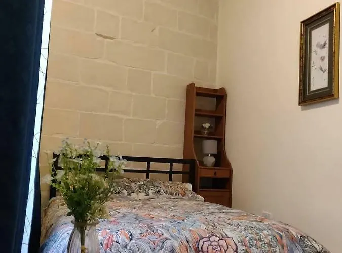 Rons Town House Apartment